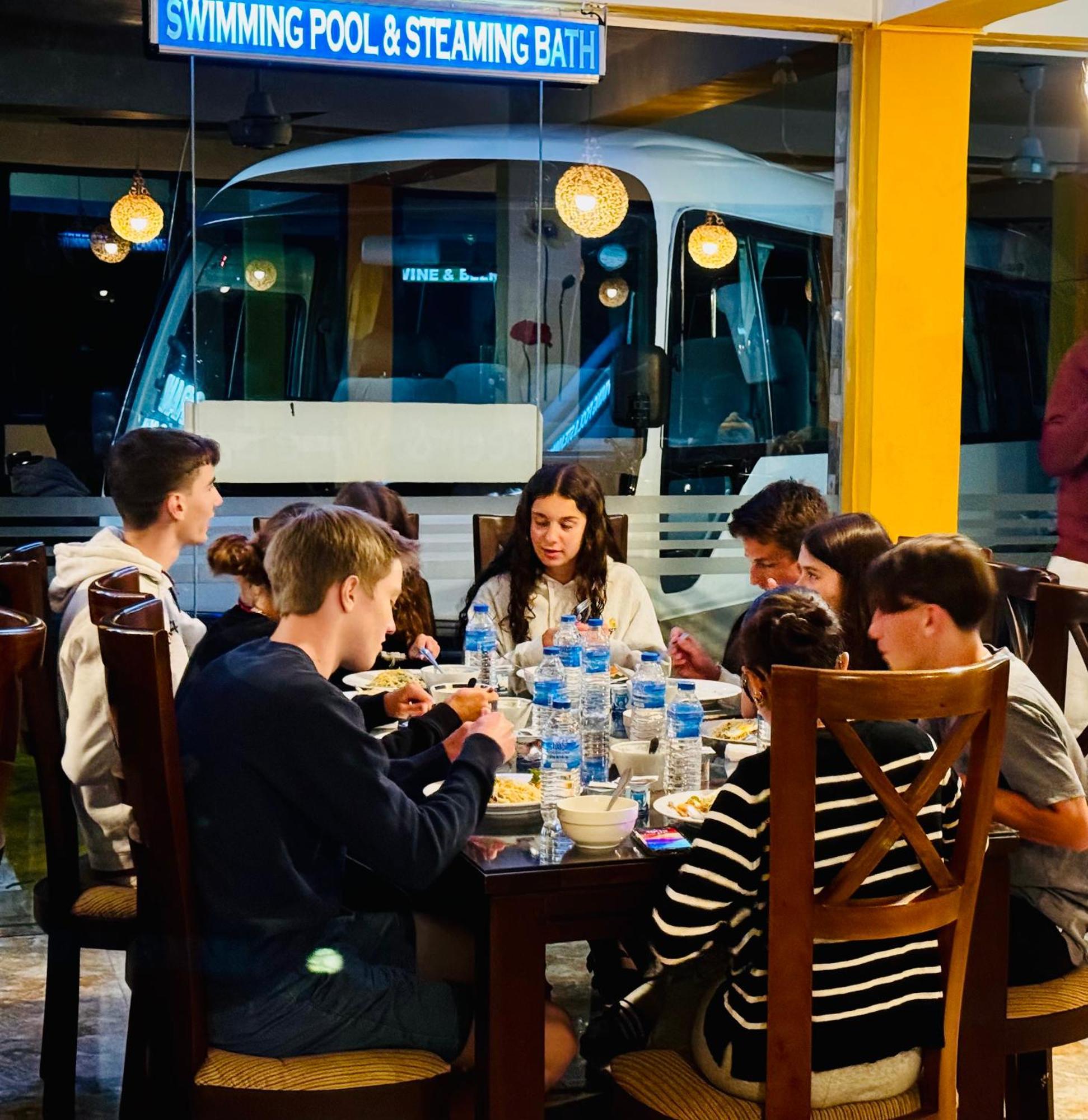 מלון נלת'אניה Adams Peak Grand מראה חיצוני תמונה